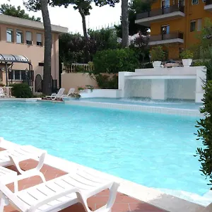 Hotel Milano Helvetia - In Centro Con Piscina, Riccione